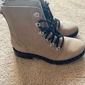 Sorel Waterproof Combat Boots only wore twice great condition